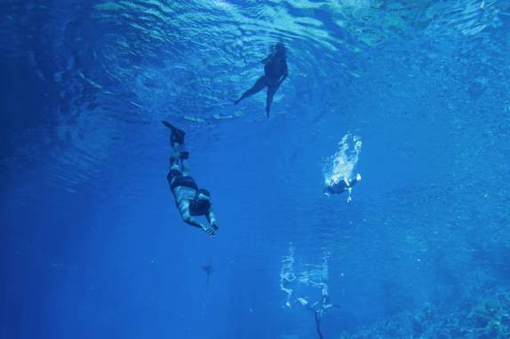 Início de mergulho livre na Lagoa Misteriosa, em Bonito, no Mato Grosso do Sul